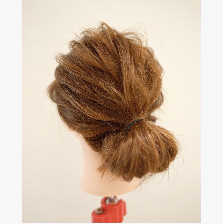 簡単なミディアムのヘアアレンジのやり方を動画と写真で解説 髪型も豊富に紹介 Kamisugata カミスガタ