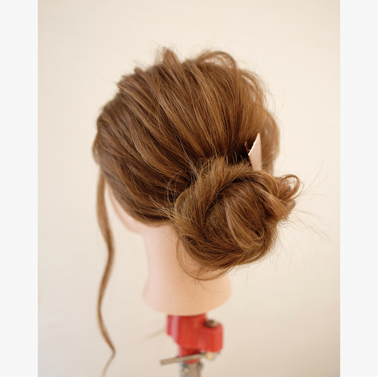 クリップを使った簡単なヘアアレンジのやり方を動画と写真で解説 髪型